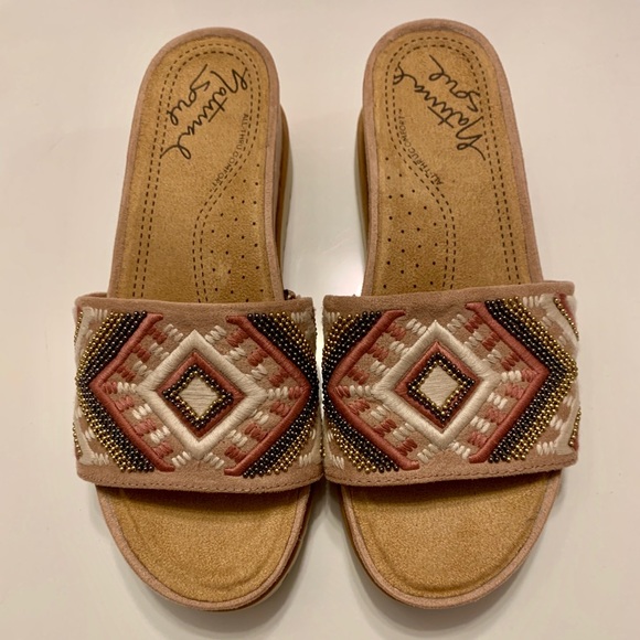 Sandals - Picture 2 of 6